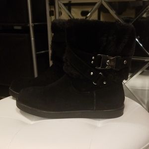 **FINAL Guess boots
